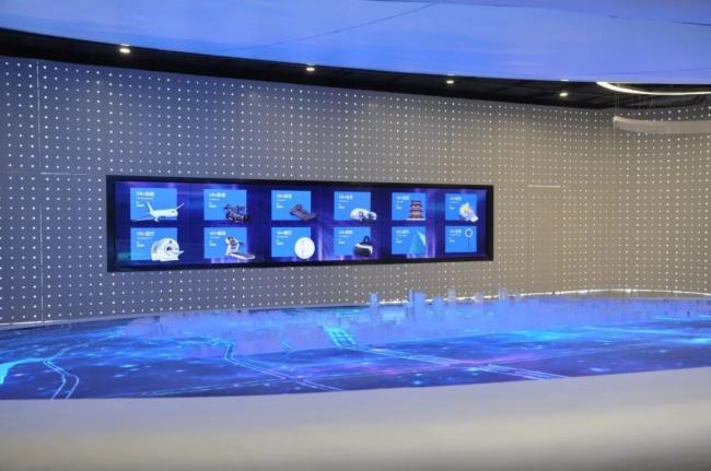 世界VR大会 | 利亚德900m&sup2;显示屏点亮中国VR第一城