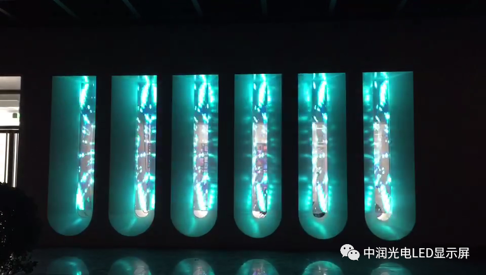 中润LED贴膜屏案例，当创意遇上创意，当创意遇上创意，谁惊艳了谁？