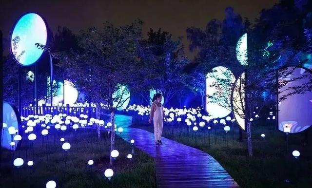 首届北京国际光影艺术季——“万物共生”户外光影艺术沉浸式体验展