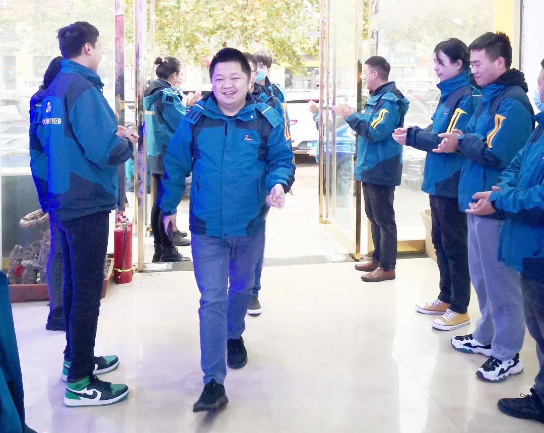 共享品牌盛事！强力巨彩百人观赛团的“乒搏之旅”
