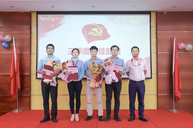 因为热爱，所以向前