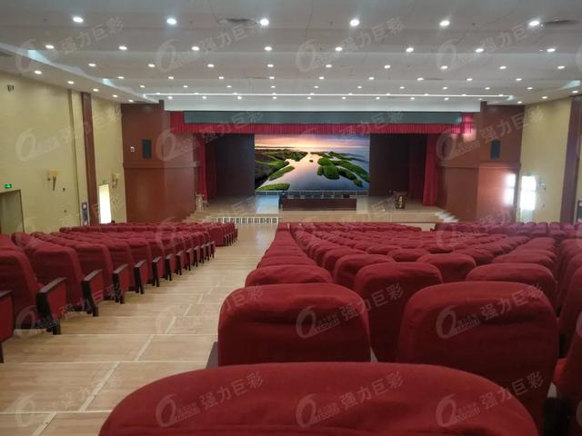 强力巨彩会议显示流行新风尚，快来看看