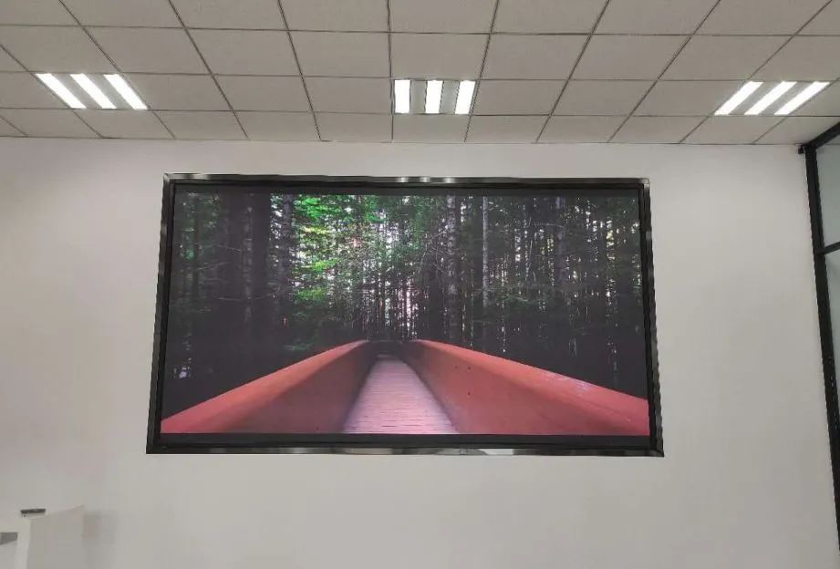 且看海佳彩亮超清小间距遍地开花