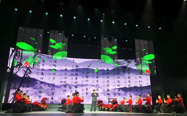 开眼了!“壹品透明屏”把街头艺术绘成一幅视觉史诗! 开眼了!“壹品透明屏”把街头艺术绘成一幅视觉史诗!