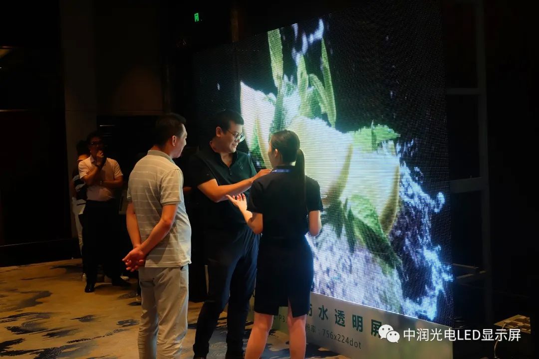 中国企业家联盟主席张卫功、著名书法家张寒松，助力中润光电“育苗计划”海南站，并取得圆满成功！