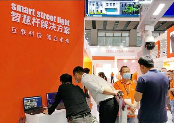 吐槽归吐槽，我们发现了光亚展好的一面