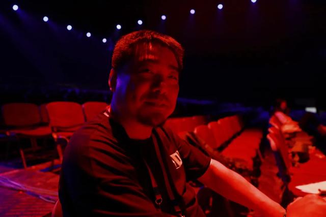 2020青春芒果夜，这个舞台就耀这YOUNG炫！