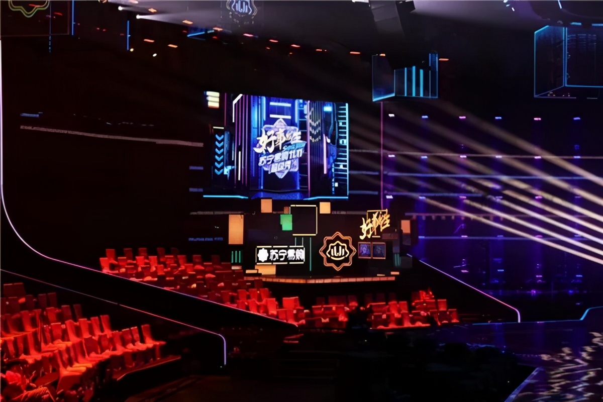 天猫舞台把上海的升降机都要过来了,苏宁双十一舞美打得过吗? 天猫舞台把上海的升降机都要过来了,苏宁双十一舞美打得过吗?