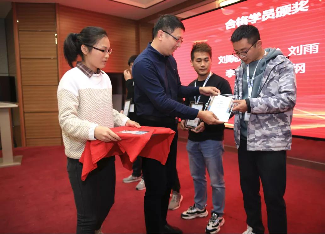 打造行业共享服务平台，洲明UCE赋能活动首战告捷！