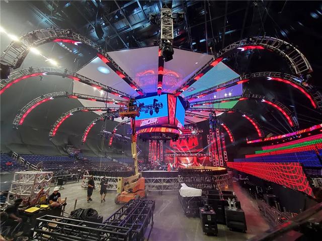 WWE 2020|1000块LED打造雷神之穹