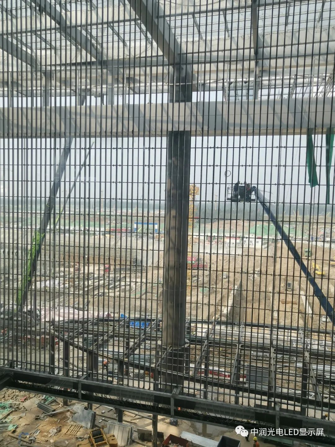 中润光电助力亚洲最大的高铁站-《雄安站》点亮！