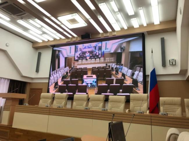 彩易达俄罗斯某会议厅LED显示屏交付使用