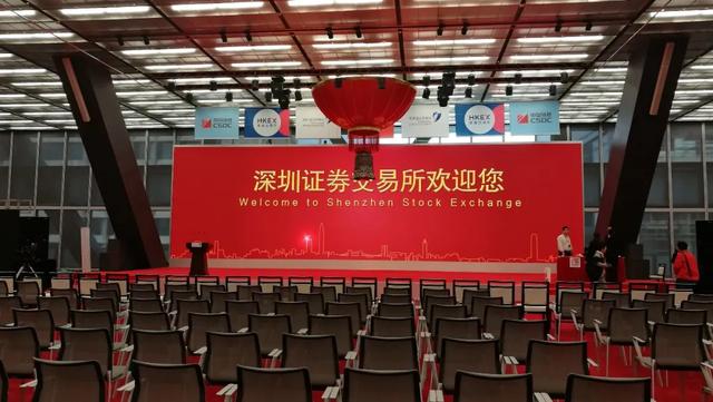 深圳40年“记录者” | 利亚德200m&sup2;“时光隧道”见证深圳速度
