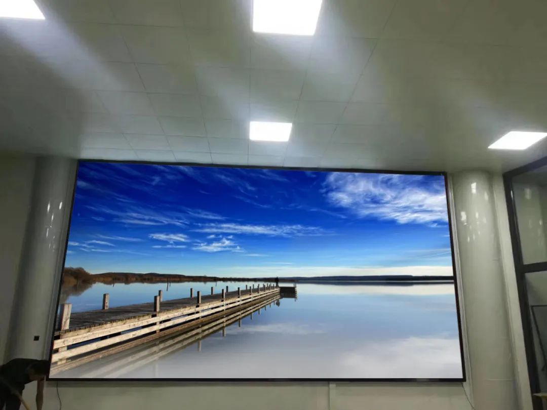 且看海佳彩亮超清小间距遍地开花