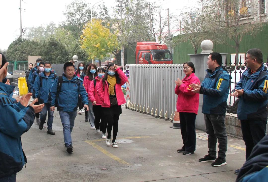 共享品牌盛事！强力巨彩百人观赛团的“乒搏之旅”