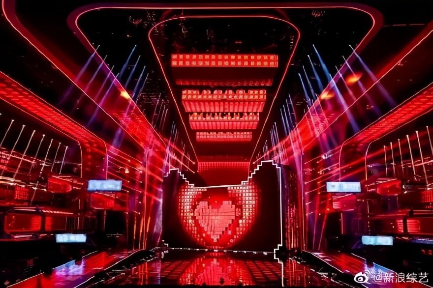 天猫舞台把上海的升降机都要过来了,苏宁双十一舞美打得过吗? 天猫舞台把上海的升降机都要过来了,苏宁双十一舞美打得过吗?