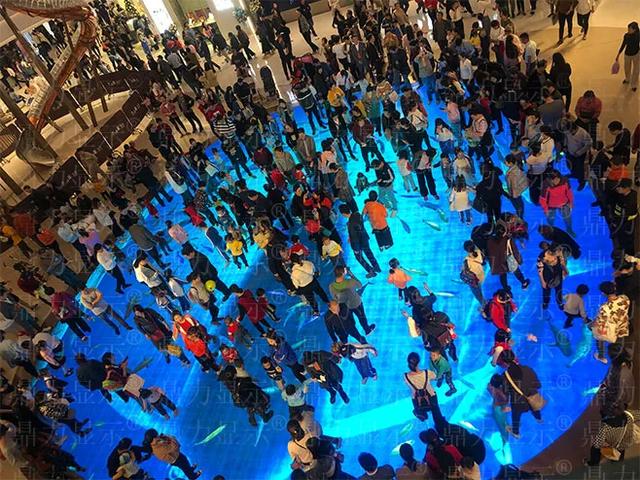 谈谈“LED智慧互动地砖屏”的吃喝玩乐 谈谈“LED智慧互动地砖屏”的吃喝玩乐