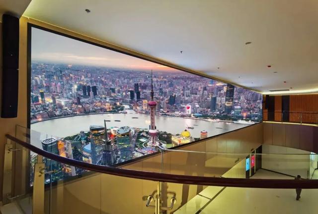 上海电影节星光璀璨,洲明大屏再度点亮国际传媒港 上海电影节星光璀璨,洲明大屏再度点亮国际传媒港