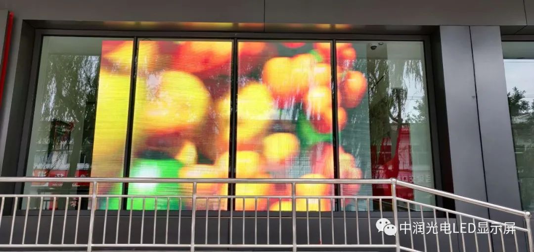 中润LED贴膜屏案例，当创意遇上创意，当创意遇上创意，谁惊艳了谁？