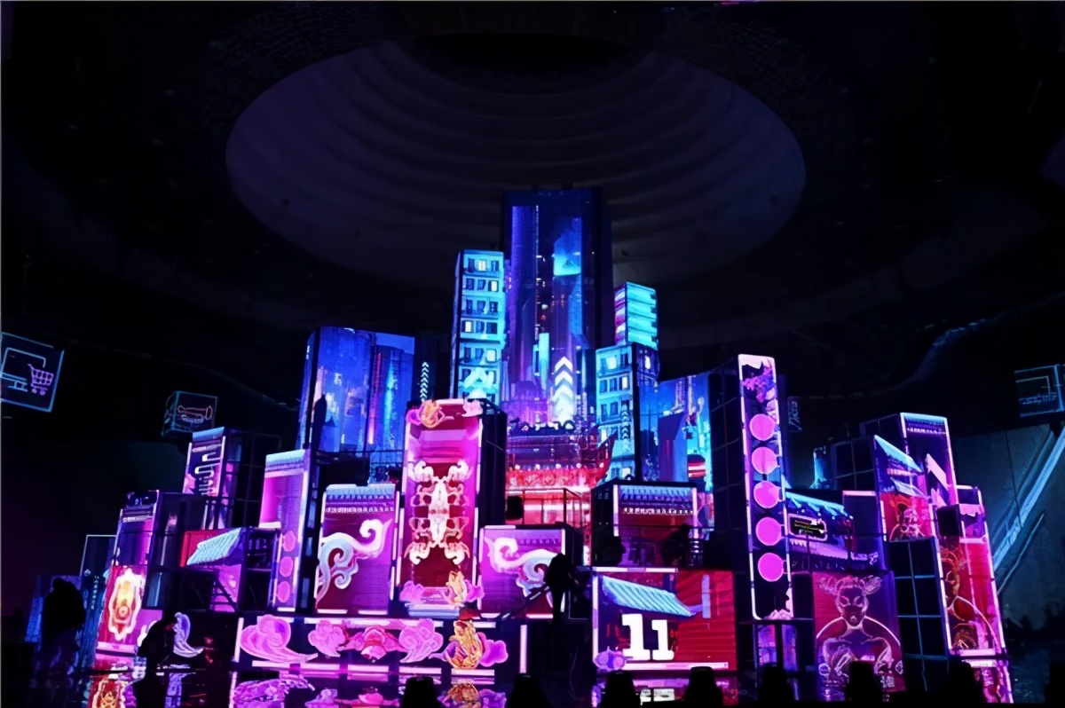 天猫舞台把上海的升降机都要过来了,苏宁双十一舞美打得过吗? 天猫舞台把上海的升降机都要过来了,苏宁双十一舞美打得过吗?