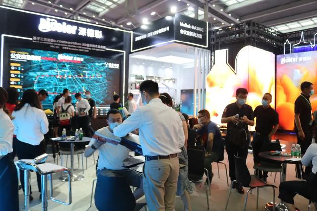 展会采访丨深德彩：深挖D-COB技术的可能性，渠道以星火燎原