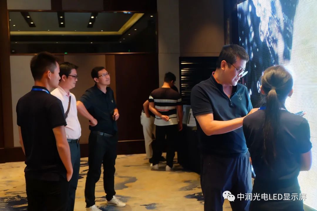 中国企业家联盟主席张卫功、著名书法家张寒松，助力中润光电“育苗计划”海南站，并取得圆满成功！