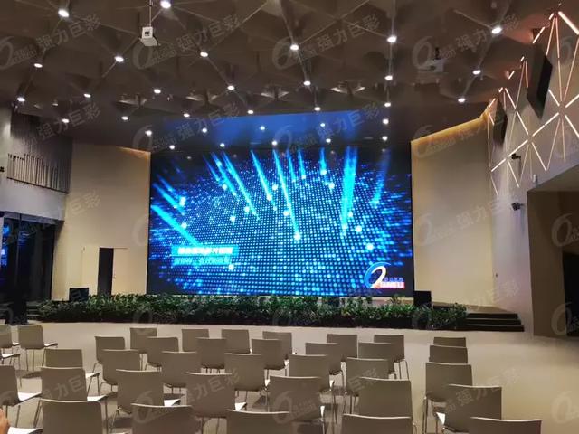 强力巨彩会议显示流行新风尚，快来看看