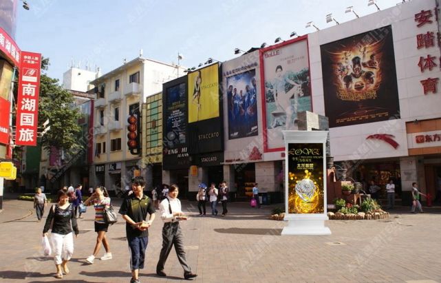 智慧灯杆、LED灯杆屏成为彰显的是城市的魅力与文化特色的靓丽风景线