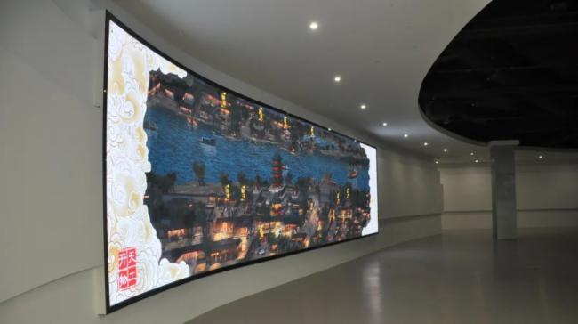 世界VR大会 | 利亚德900m&sup2;显示屏点亮中国VR第一城