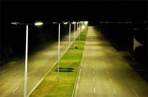 七彩云南，魅力经开丨鸿利智汇加入“亮化”行动，全力打造云南经开核心城区靓丽夜景