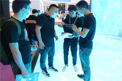 展会专访|鼎力显示：注重产品差异化，专注于LED地砖屏的研发与创新