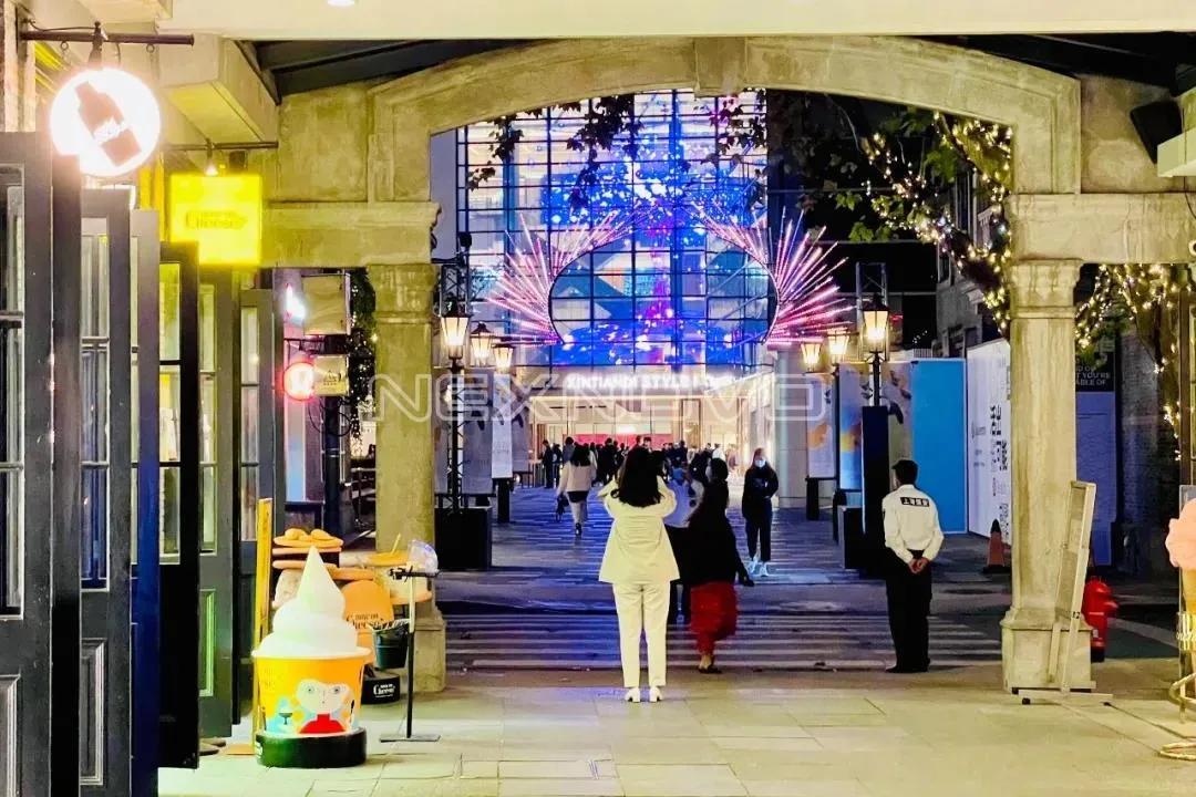 “老上海”焕活，晶泓LED透明屏助力新天地潮力升级