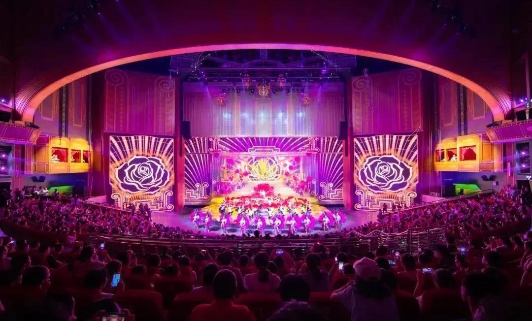 洲明1685㎡大屏点亮横店影视城，再现老上海十里洋场风情！