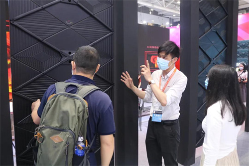 AET（阿尔泰）：“深耕”微间距显示，“细作”标准化未来