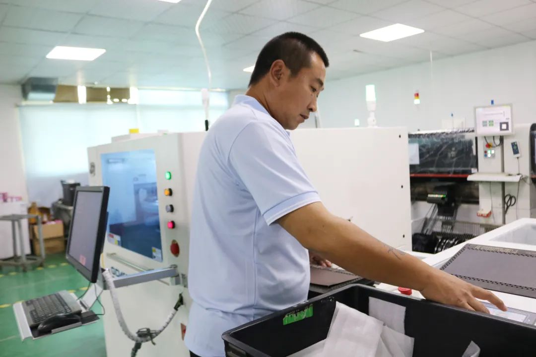 引路人：精准定位自身发展路径，打造渠道批发知名品牌