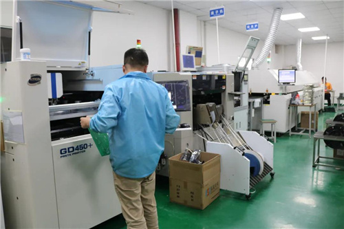 雨艺光电：稳中求进谋发展，全心聚力造产品