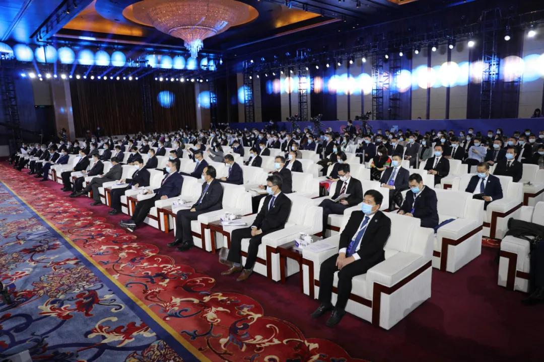 央视财经论坛选用QCOB主屏,共同聚焦新发展格局 央视财经论坛选用QCOB主屏,共同聚焦新发展格局