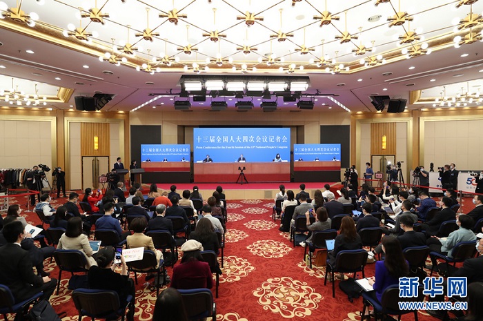 揭秘两会“屏”实力：Micro LED能否再现小间距10年风光？