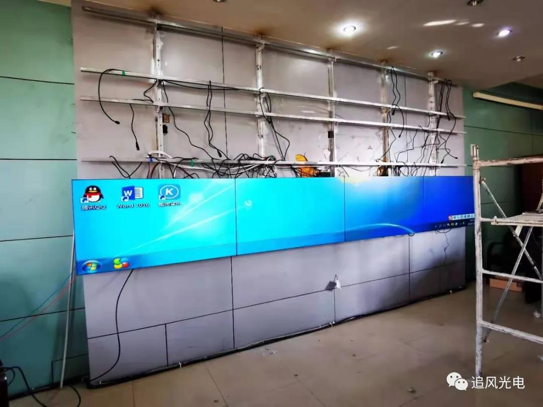LED拼接屏现场安装图