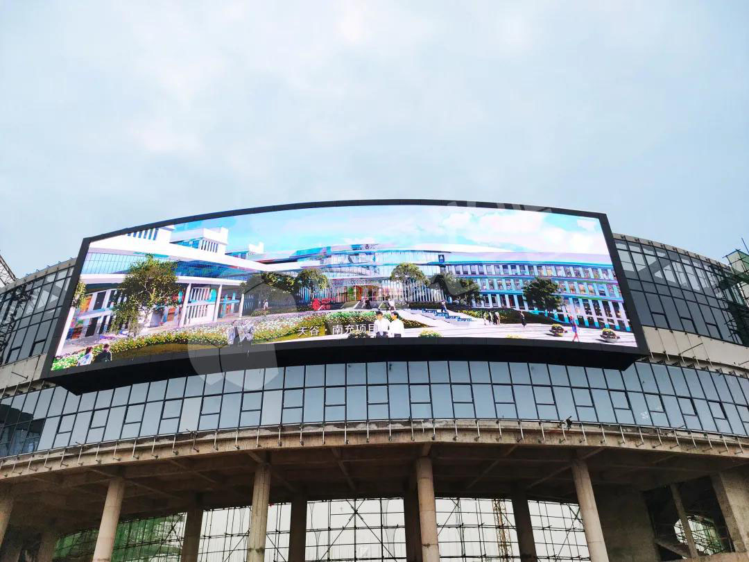 聚焦智慧LED显示系统解决方案，南充市270m&sup2;LED显示屏顺利竣工
