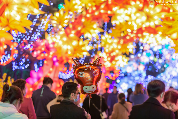 成都金沙遗址博物馆举办彩灯光影艺术展