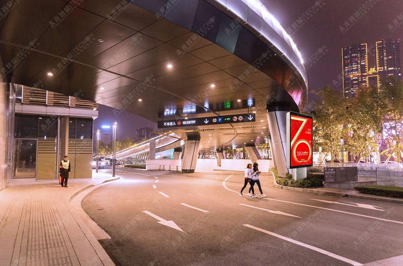 新的竞争形势，LED广告机厂家如何走上破局之路？