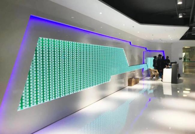 【联诚发】这个巨型LED飘带，竟然在室内翩翩起舞！