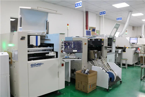 雨艺光电：稳中求进谋发展，全心聚力造产品