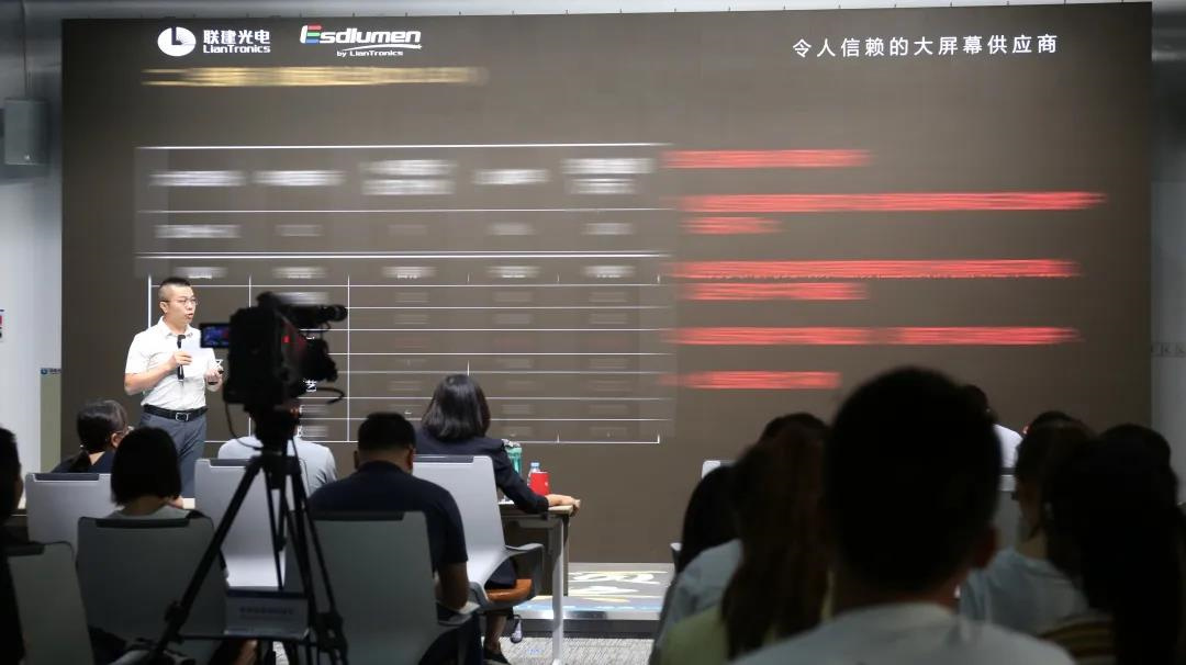 外销中心召开2021年上半年度工作总结暨第二季颁奖仪式,“千万俱乐部”又增6人