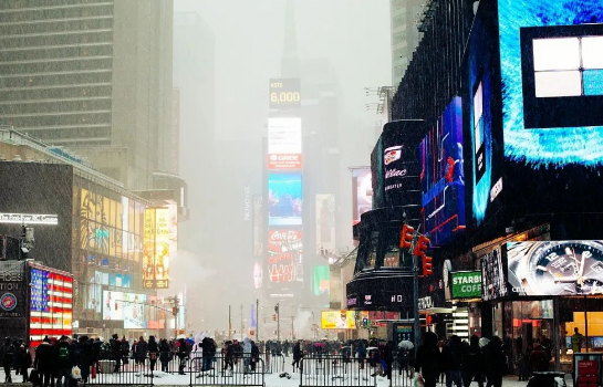 数字标牌崛起究竟是成就了户外LED大屏还是小屏？