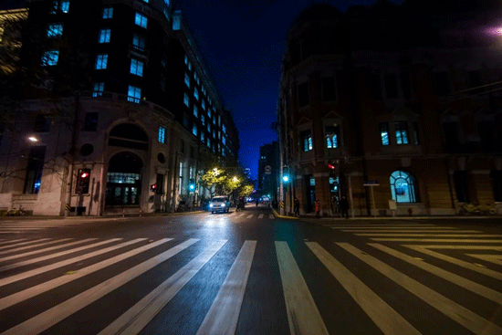 关键时刻能救命！三雄极光智慧路灯很必要