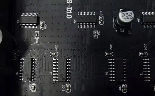 驱动IC大厂忙于扩产与涨价，LED显示缺芯难题何时解决？