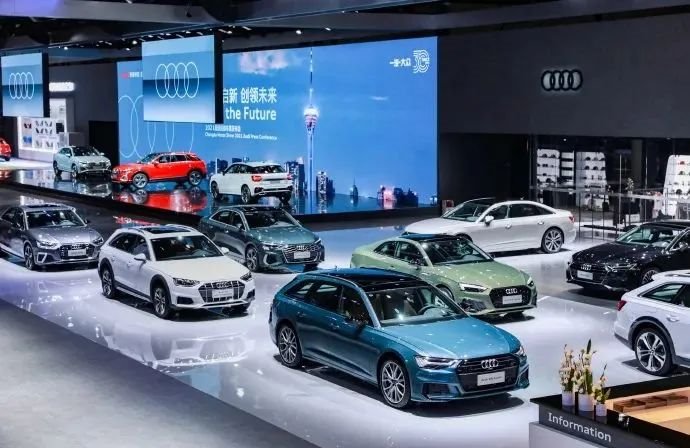 宾利、奥迪等豪车高标配，洲明大屏闪耀2021成都车展！