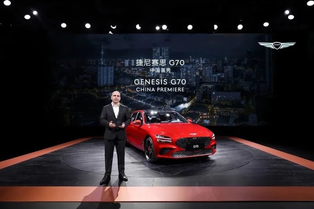宾利、奥迪等豪车高标配，洲明大屏闪耀2021成都车展！